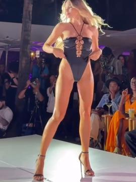 OnlyFans - BIKINI GIRLS 👧 😍 Scene 11265 — photo 11 of 20