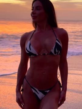 OnlyFans - BIKINI GIRLS 👧 😍 Scene 12239 — photo 17 of 20