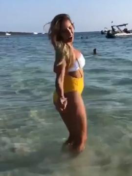 OnlyFans - BIKINI GIRLS 👧 😍 Scene 13042 — photo 5 of 20