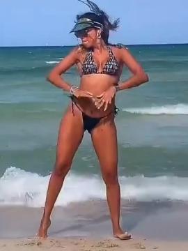 OnlyFans - BIKINI GIRLS 👧 😍 Scene 13132 — photo 18 of 20