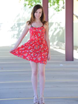 Victoria outdoor striptease — photo 1 of 16