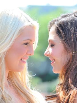 Cassie and Chloe hot lesbians
