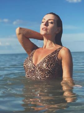OnlyFans - BIKINI GIRLS 👧 😍 Scene 14259 — photo 1 of 20