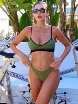 OnlyFans - BIKINI GIRLS 👧 😍 Scene 14446 — photo 18 of 20
