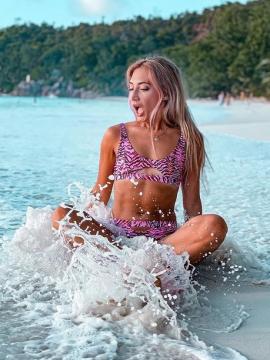 OnlyFans - BIKINI GIRLS 👧 😍 Scene 14527 — photo 2 of 20