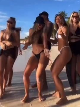 OnlyFans - BIKINI GIRLS 👧 😍 Scene 14529 — photo 2 of 20