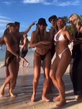 OnlyFans - BIKINI GIRLS 👧 😍 Scene 14529 — photo 3 of 20