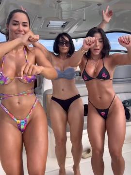 OnlyFans - BIKINI GIRLS 👧 😍 Scene 14853 — photo 17 of 20