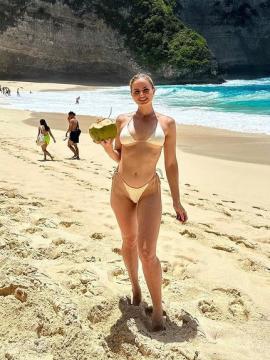 OnlyFans - BIKINI GIRLS 👧 😍 Scene 14932 — photo 8 of 20