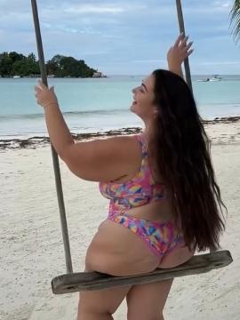 OnlyFans - BIKINI GIRLS 👧 😍 Scene 14991 — photo 18 of 20