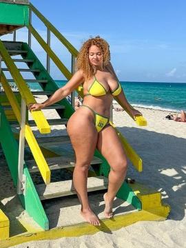 OnlyFans - BIKINI GIRLS 👧 😍 Scene 15044 — photo 15 of 20