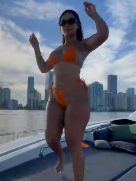 OnlyFans - BIKINI GIRLS 👧 😍 Scene 15060 — photo 15 of 20