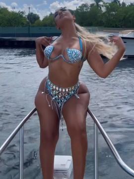 OnlyFans - BIKINI GIRLS 👧 😍 Scene 15067 — photo 15 of 20