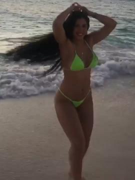 OnlyFans - BIKINI GIRLS 👧 😍 Scene 15122 — photo 15 of 20