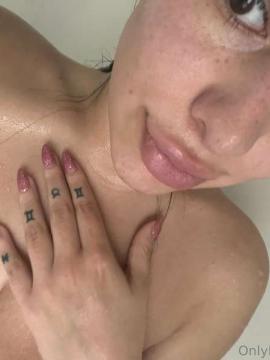 OnlyFans - Mili / @immili Scene 8 — photo 7 of 20