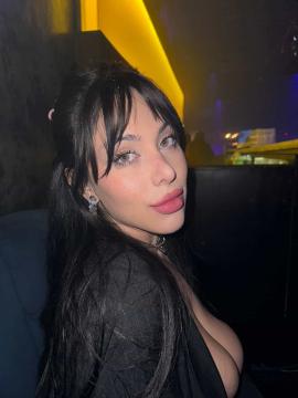 OnlyFans - Mili / @immili Scene 23 — photo 2 of 13