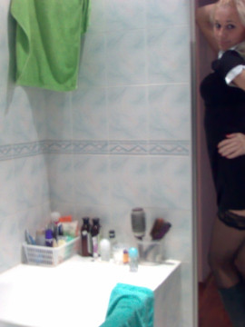 Skinny teen posing naked  — photo 9 of 15