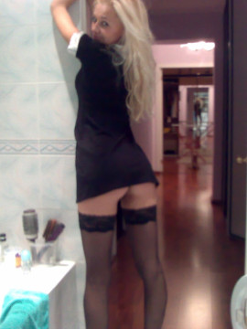 Skinny teen posing naked  — photo 11 of 15