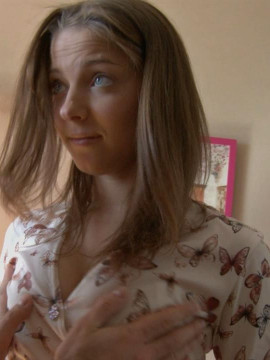 Sweet babe squirting like a hose — photo 2 of 16