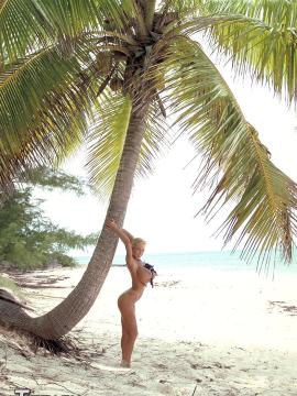 Island Fever — photo 13 of 16