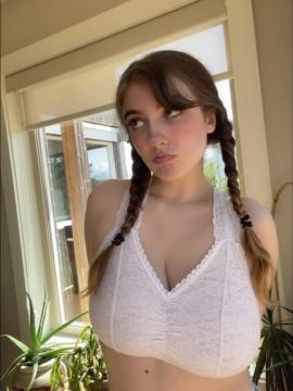OnlyFans - 🥵🥵 shy aka lia / @shyangel0 🥵🥵 Scene 13 — photo 9 of 20
