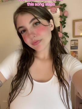 OnlyFans - 🥵🥵 shy aka lia / @shyangel0 🥵🥵 Scene 20 — photo 10 of 20