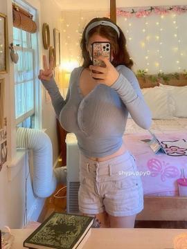 OnlyFans - 🥵🥵 shy aka lia / @shyangel0 🥵🥵 Scene 25 — photo 4 of 20