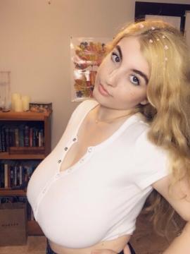 OnlyFans - 🥵🥵 shy aka lia / @shyangel0 🥵🥵 Scene 43 — photo 16 of 20