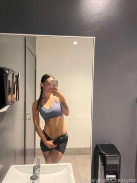 OnlyFans - Cheekymz / @cheekymz Scene 37 — photo 8 of 20