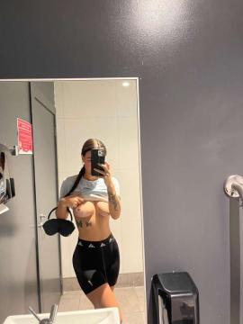 OnlyFans - Cheekymz / @cheekymz Scene 39 — photo 16 of 20