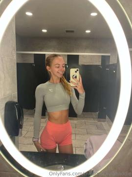 OnlyFans - Makayla /  @makaylaj1998 Scene 8 — photo 1 of 20