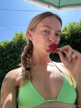 OnlyFans - Makayla /  @makaylaj1998 Scene 8 — photo 8 of 20