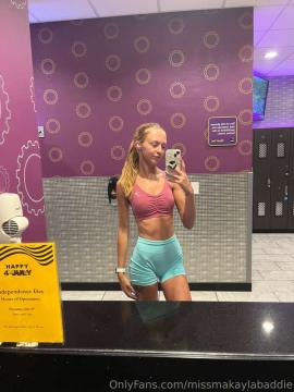 OnlyFans - Makayla /  @makaylaj1998 Scene 13 — photo 2 of 20