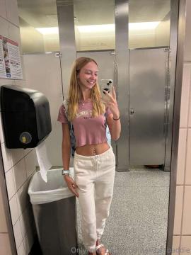 OnlyFans - Makayla /  @makaylaj1998 Scene 15 — photo 13 of 20