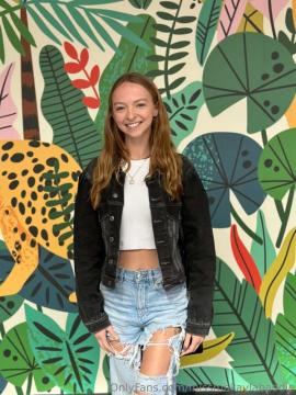 OnlyFans - Makayla /  @makaylaj1998 Scene 24 — photo 17 of 20