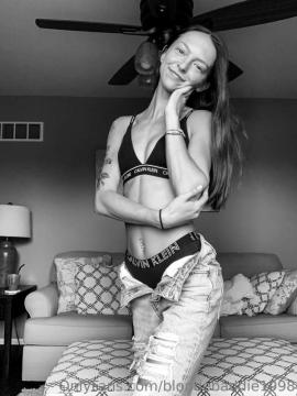 OnlyFans - Makayla /  @makaylaj1998 Scene 46