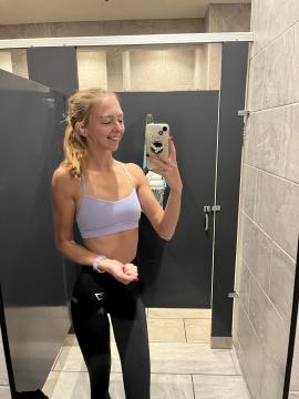 OnlyFans - Makayla /  @makaylaj1998 Scene 70 — photo 18 of 20