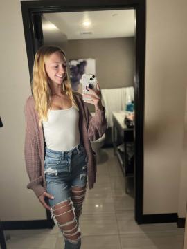 OnlyFans - Makayla /  @makaylaj1998 Scene 72 — photo 7 of 20