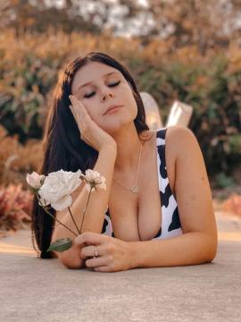 OnlyFans - Kiki / @kikiii.isabella Scene 2 — photo 8 of 20