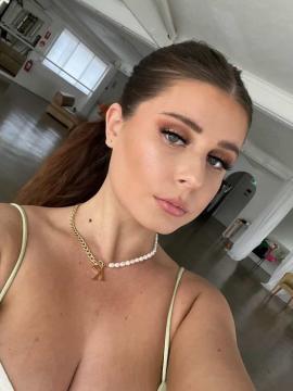 OnlyFans - Kiki / @kikiii.isabella Scene 16 — photo 10 of 20