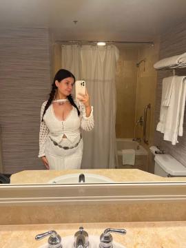 OnlyFans - Kiki / @kikiii.isabella Scene 23 — photo 17 of 20