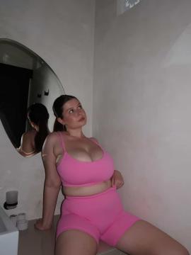 OnlyFans - Kiki / @kikiii.isabella Scene 25 — photo 10 of 20
