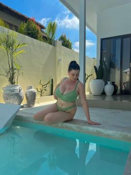 OnlyFans - Kiki / @kikiii.isabella Scene 25 — photo 14 of 20