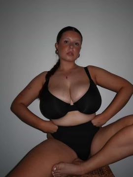 OnlyFans - Kiki / @kikiii.isabella Scene 29 — photo 1 of 20
