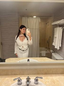 OnlyFans - Kiki / @kikiii.isabella Scene 45 — photo 10 of 20