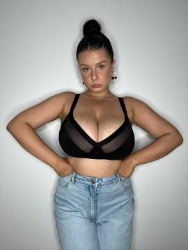 OnlyFans - Kiki / @kikiii.isabella Scene 45 — photo 19 of 20