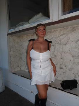 OnlyFans - Kiki / @kikiii.isabella Scene 56 — photo 2 of 20