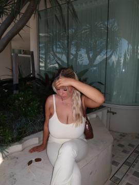 OnlyFans - Kiki / @kikiii.isabella Scene 56 — photo 8 of 20