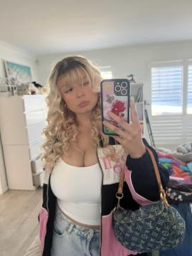 OnlyFans - Kiki / @kikiii.isabella Scene 58 — photo 16 of 20