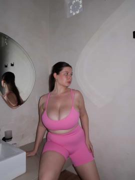 OnlyFans - Kiki / @kikiii.isabella Scene 59 — photo 12 of 20